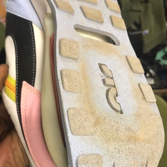 Nike White and Black Sneakers Retro-Inspired Design - Picture 9 of 9